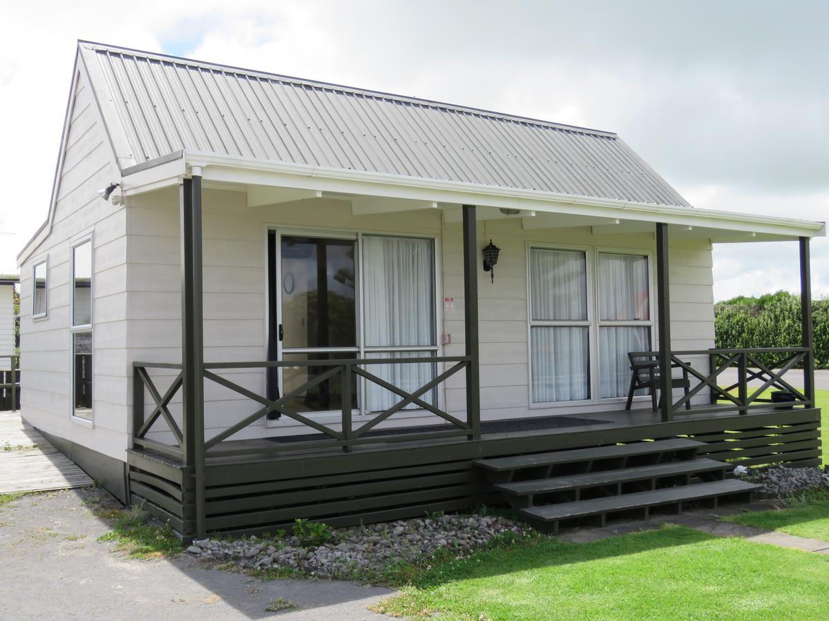 Opunake Motel And Backpackers Lodge Eksteriør bilde